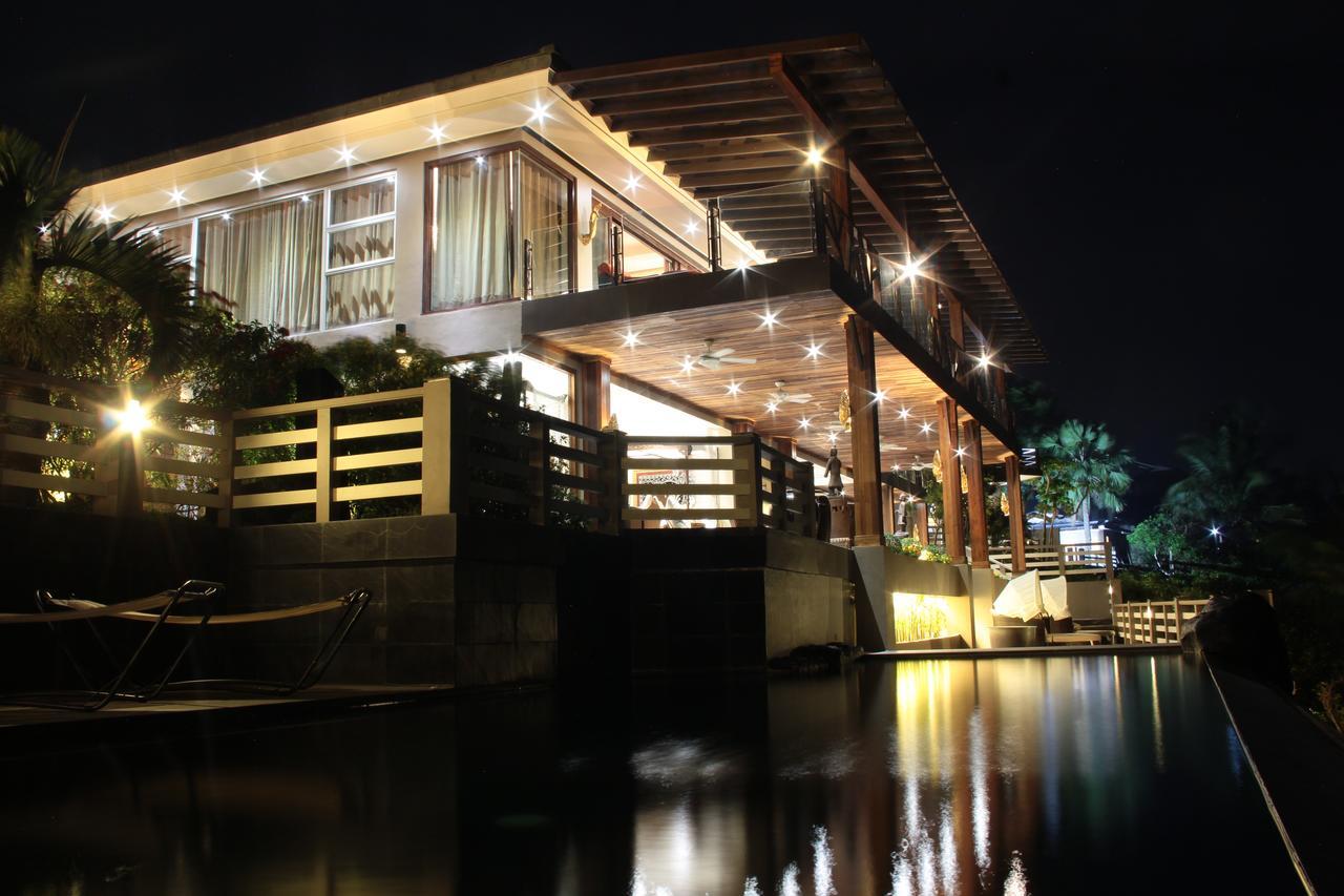 The Oriental Luxury Suites Alfonso Eksteriør billede
